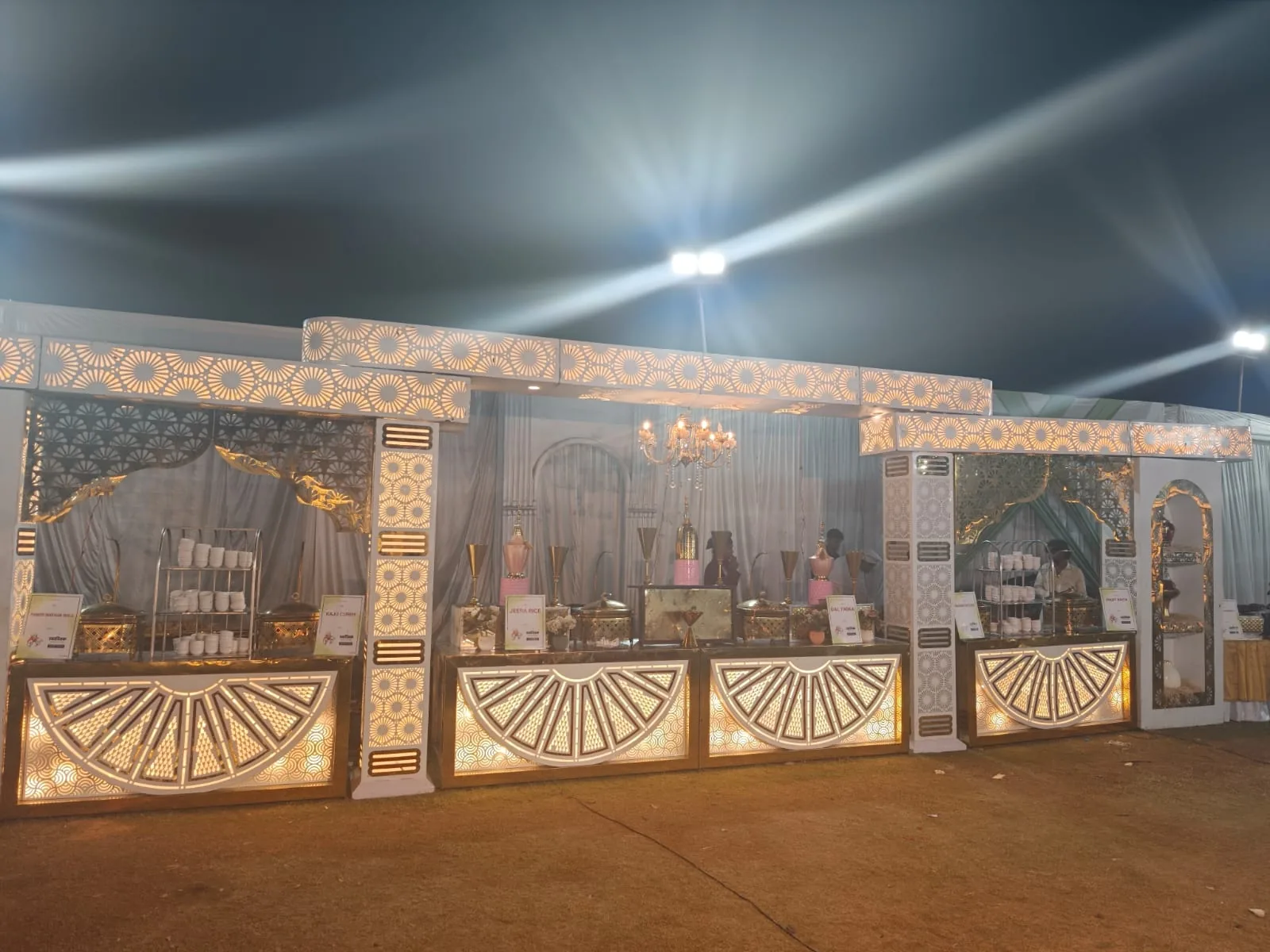 Compact illuminated wedding food station