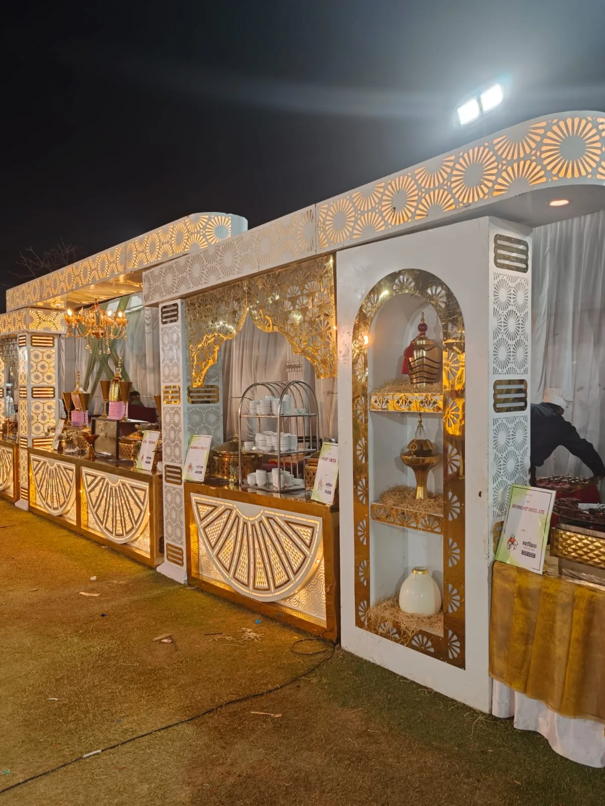 Illuminated buffet architecture and dessert display